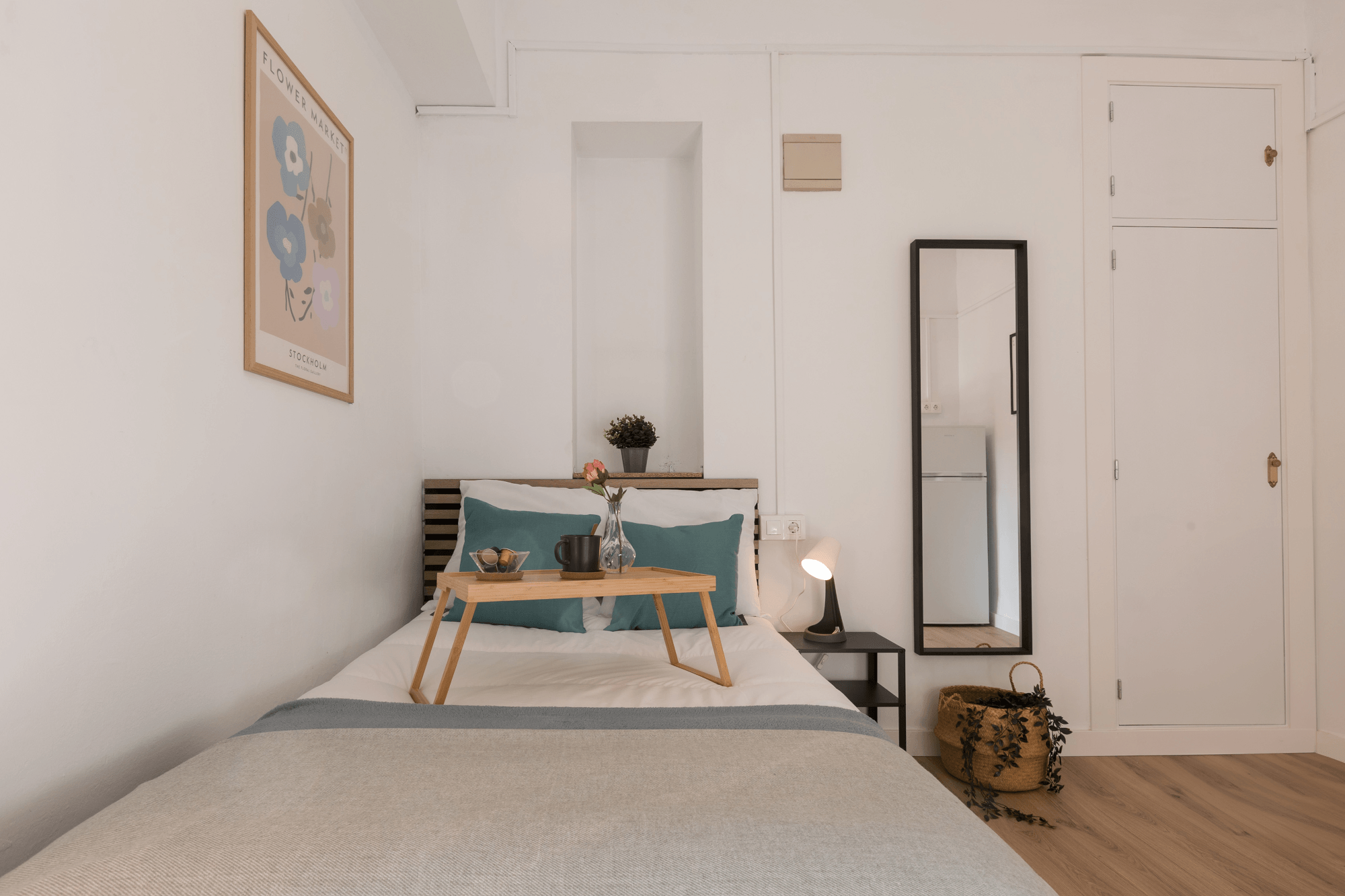 Foto de un dormitorio reformado